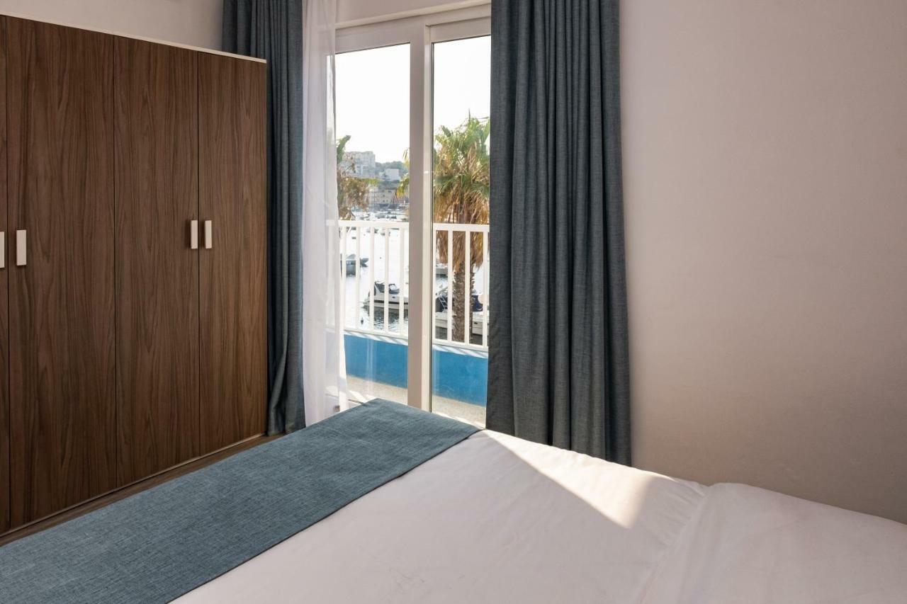 C'Est La Vie Guesthouse Marsaskala Exterior photo